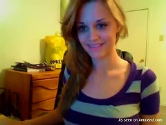 Free Porn Pretty Teen Chick Stripping And Showing Her  For The Webcam